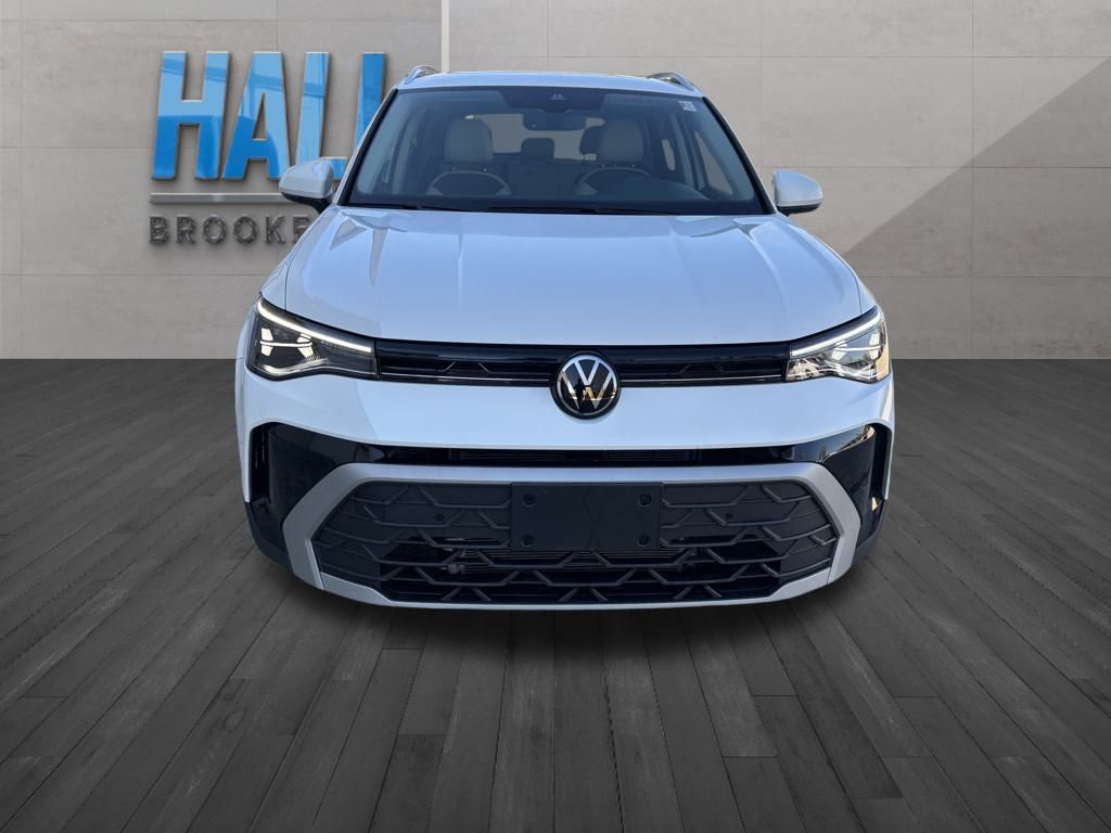 2025 Volkswagen Taos SE photo 2