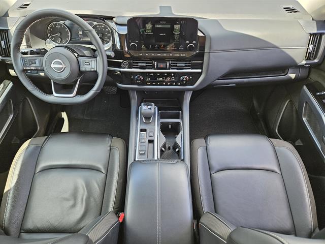 2024 Nissan Pathfinder SL photo 17