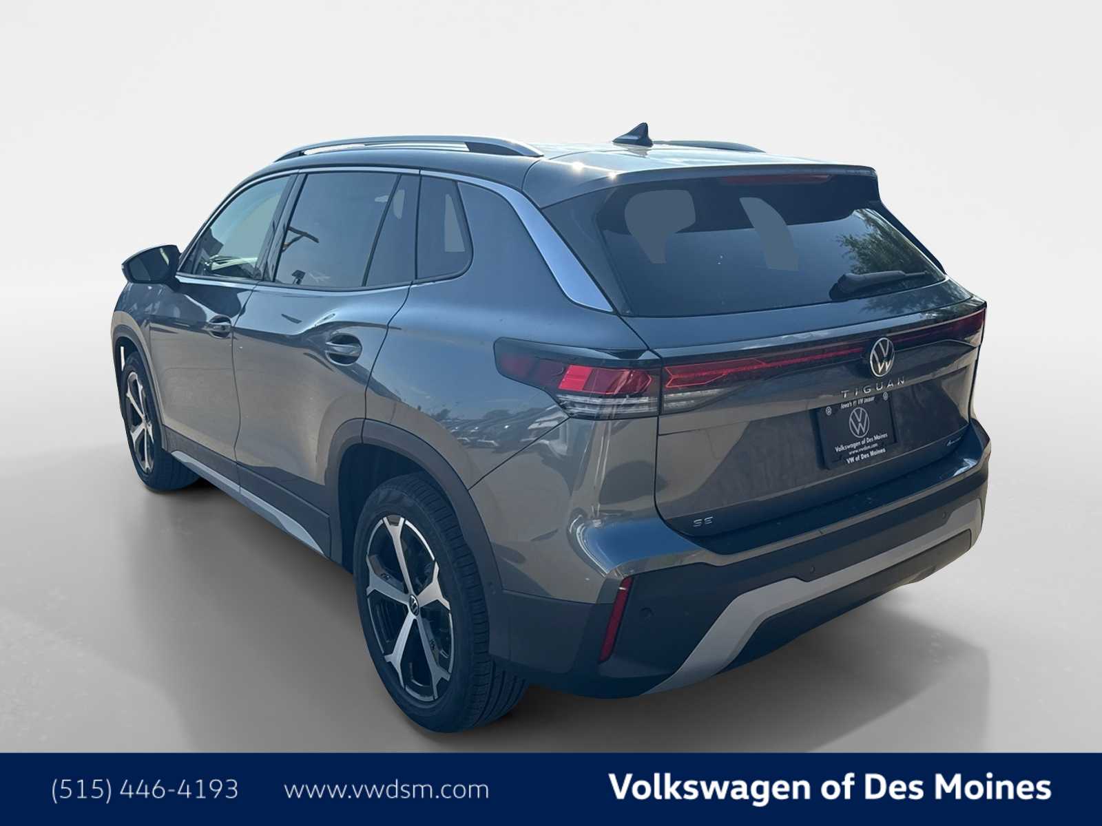2025 Volkswagen Tiguan SE photo 4