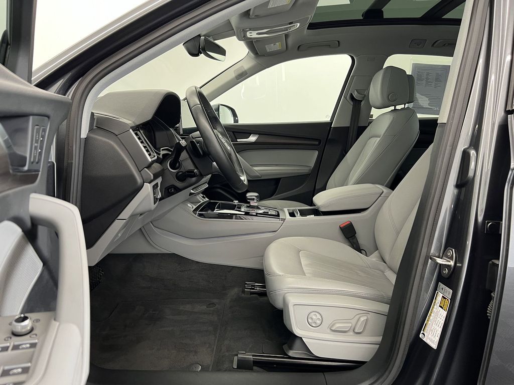 2022 Audi Q5 45 S line Premium Plus photo 4