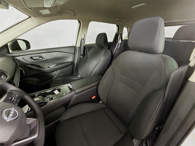 2025 Nissan Rogue S photo 4
