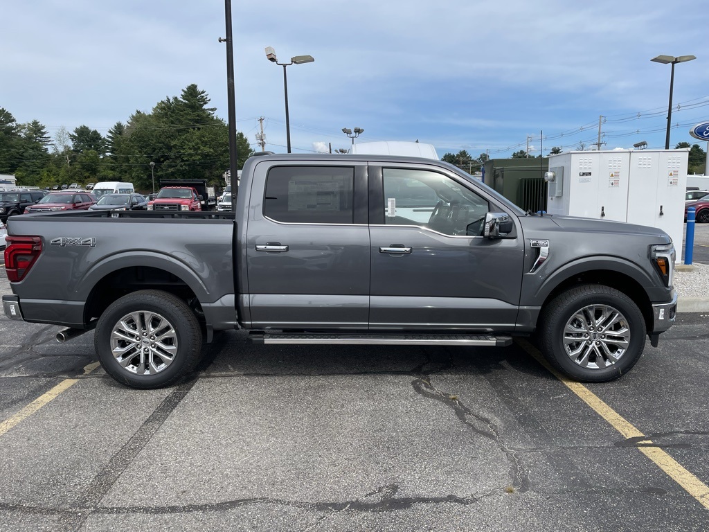 2025 Ford F-150 Lariat photo 2