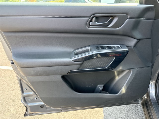 2024 Nissan Pathfinder SV photo 14