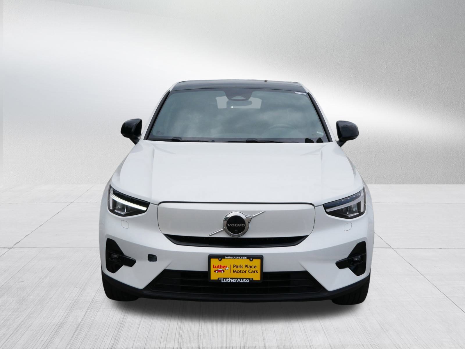 2023 Volvo C40 Recharge Ultimate photo 2
