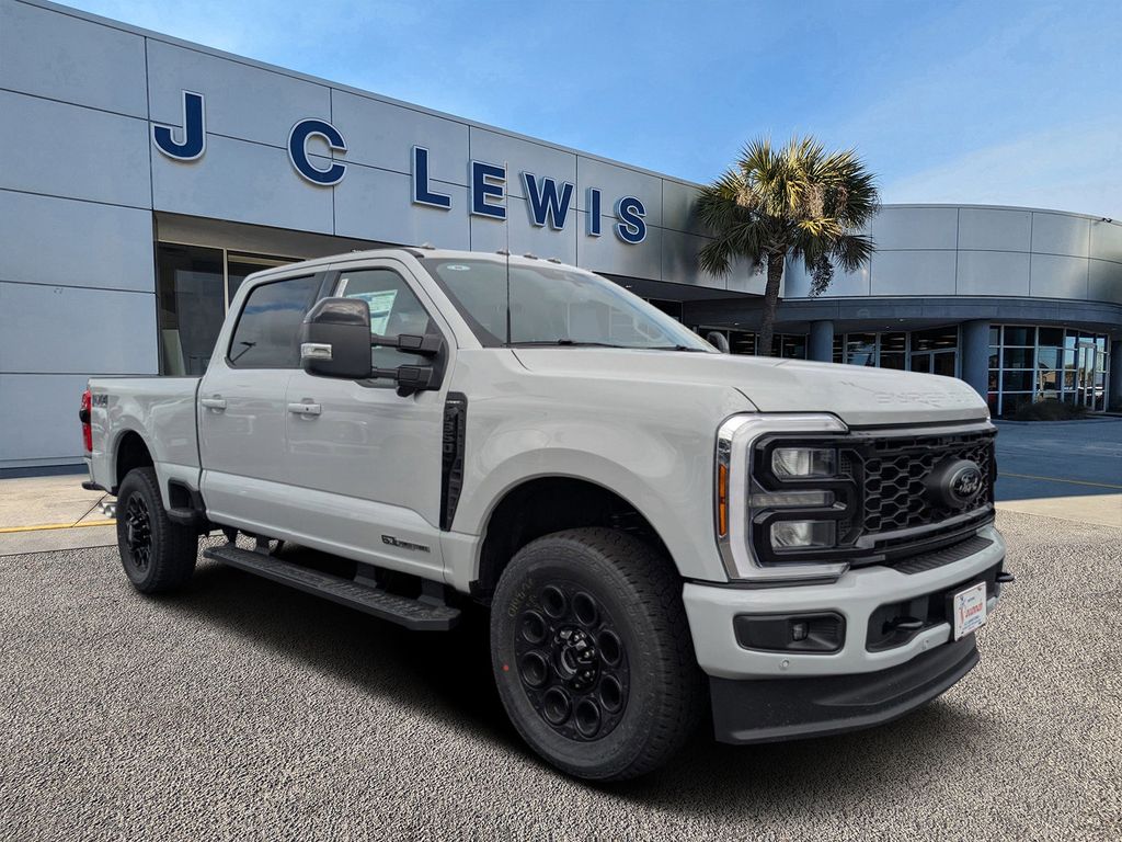 2025 Ford F-350 Super Duty Lariat's photo
