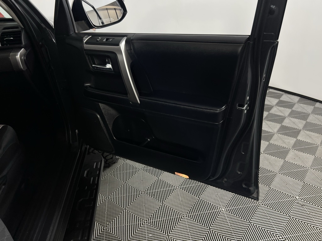2024 Toyota 4Runner SR5 photo 27