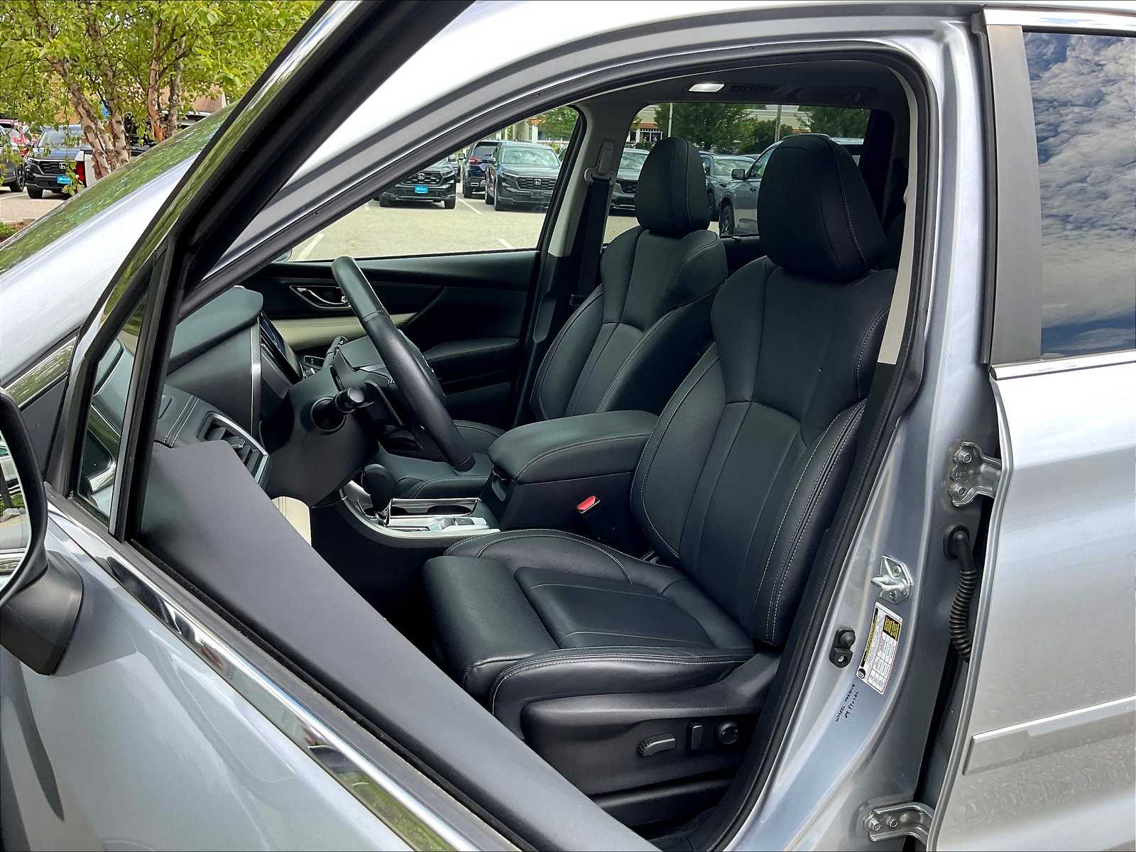 2022 Subaru Ascent Limited photo 9