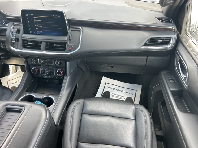2023 Chevrolet Suburban LT photo 16