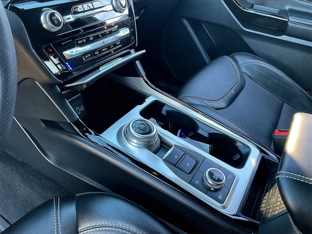 2023 Ford Explorer ST photo 17