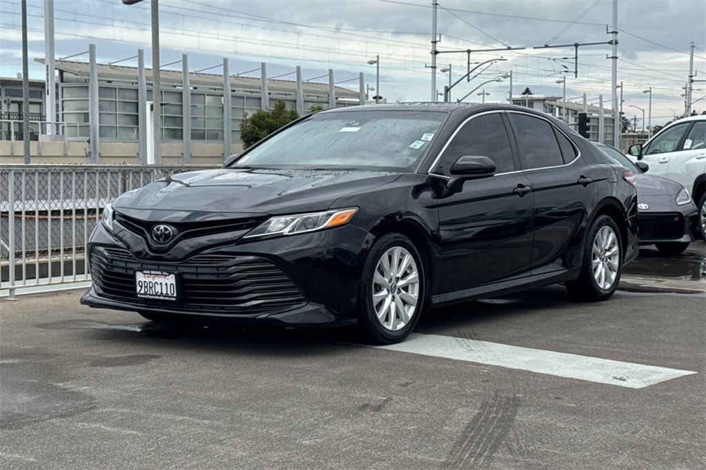 2019 Toyota Camry LE photo 6