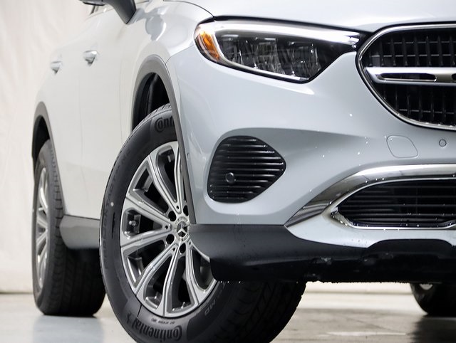 2025 Mercedes Benz GLC 300 4MATIC photo 4