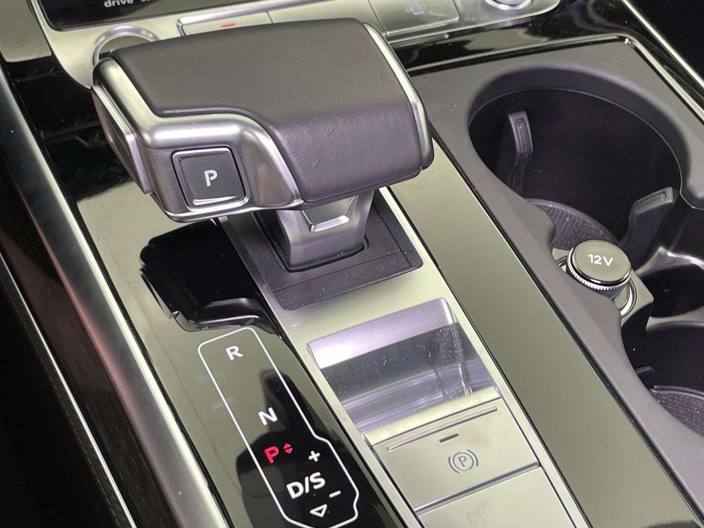2021 Audi Q7 55 Prestige photo 30