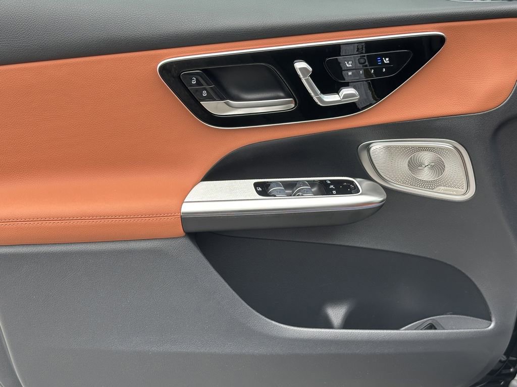 2025 Mercedes Benz GLC 350e 4MATIC photo 11