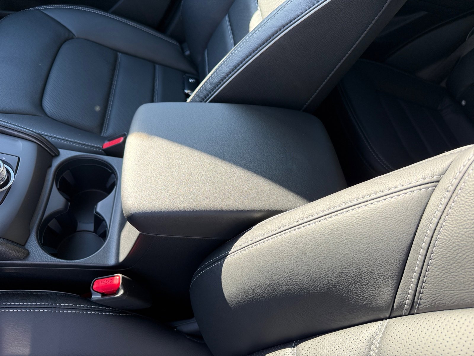 2025 Mazda CX-5 2.5 S Preferred Preferred photo 14