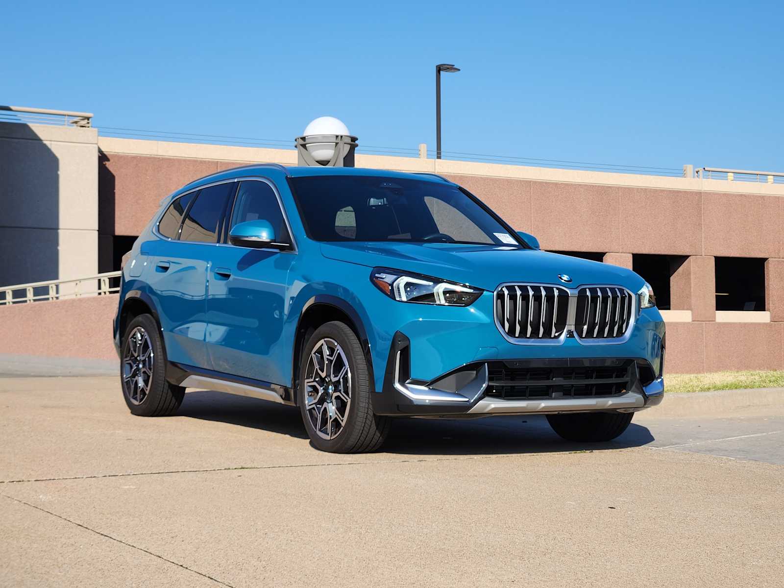 2025 Bmw X1 XDrive28i photo 2