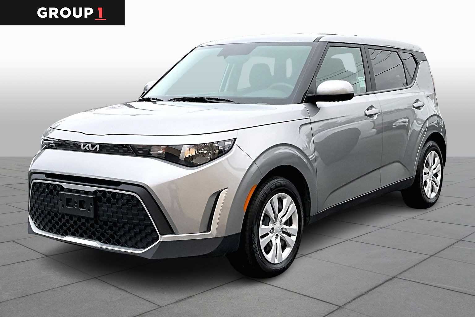 2025 Kia Soul LX's photo