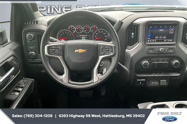 2021 Chevrolet Silverado 2500HD Custom photo 5