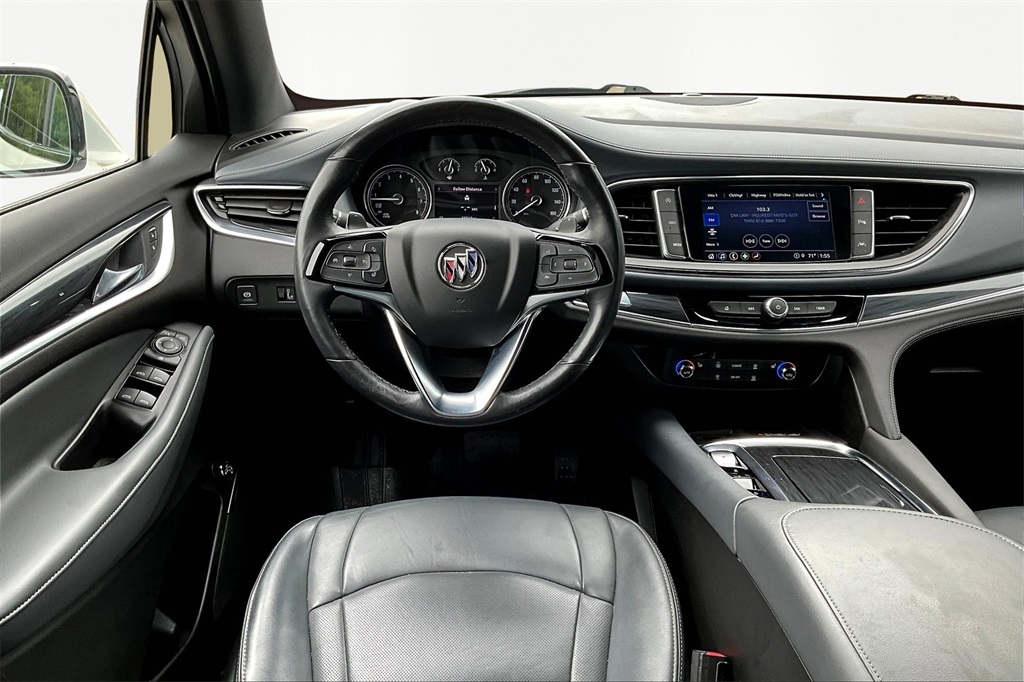 2023 Buick Enclave Essence photo 2