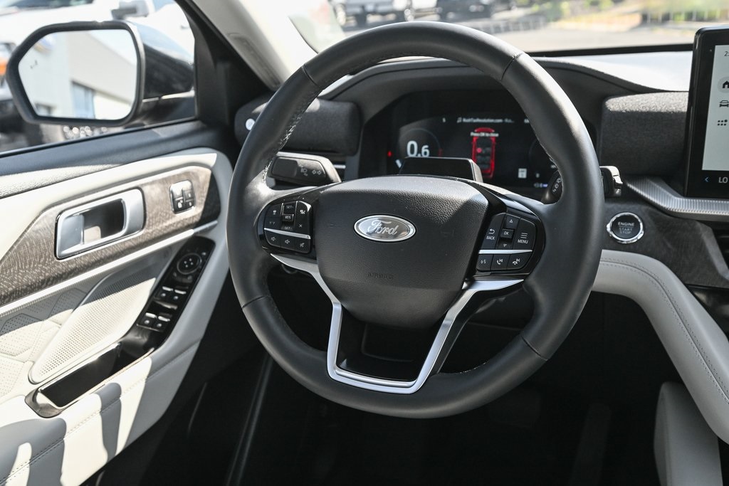2025 Ford Explorer Platinum photo 31