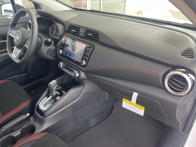 2025 Nissan Versa 1.6 SR photo 21