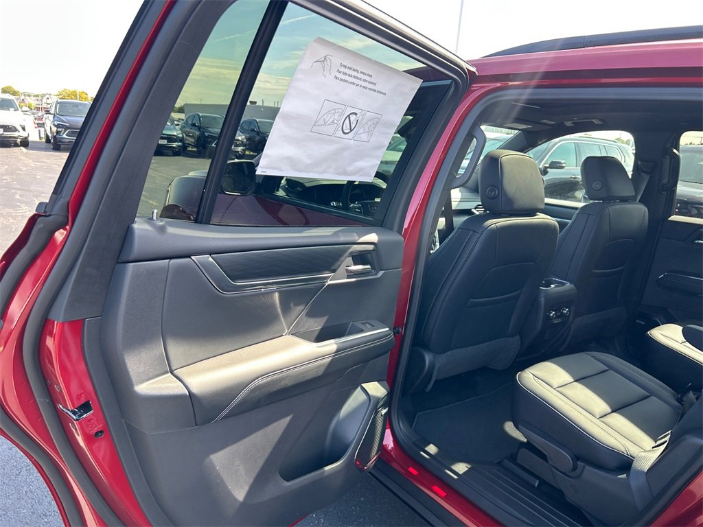 2026 GMC ACADIA - Image 32