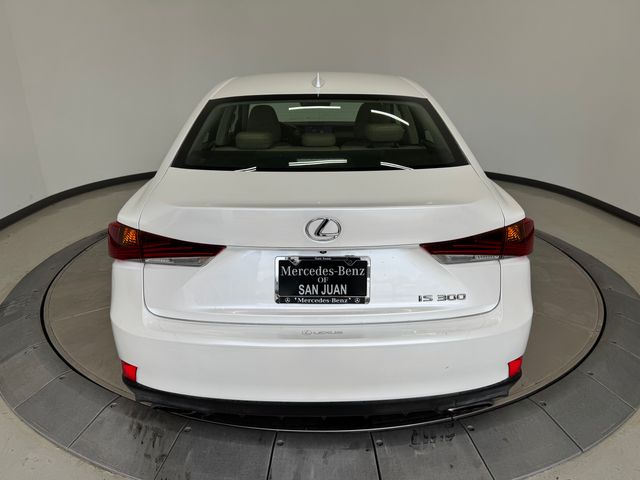 2019 Lexus IS 300 photo 12