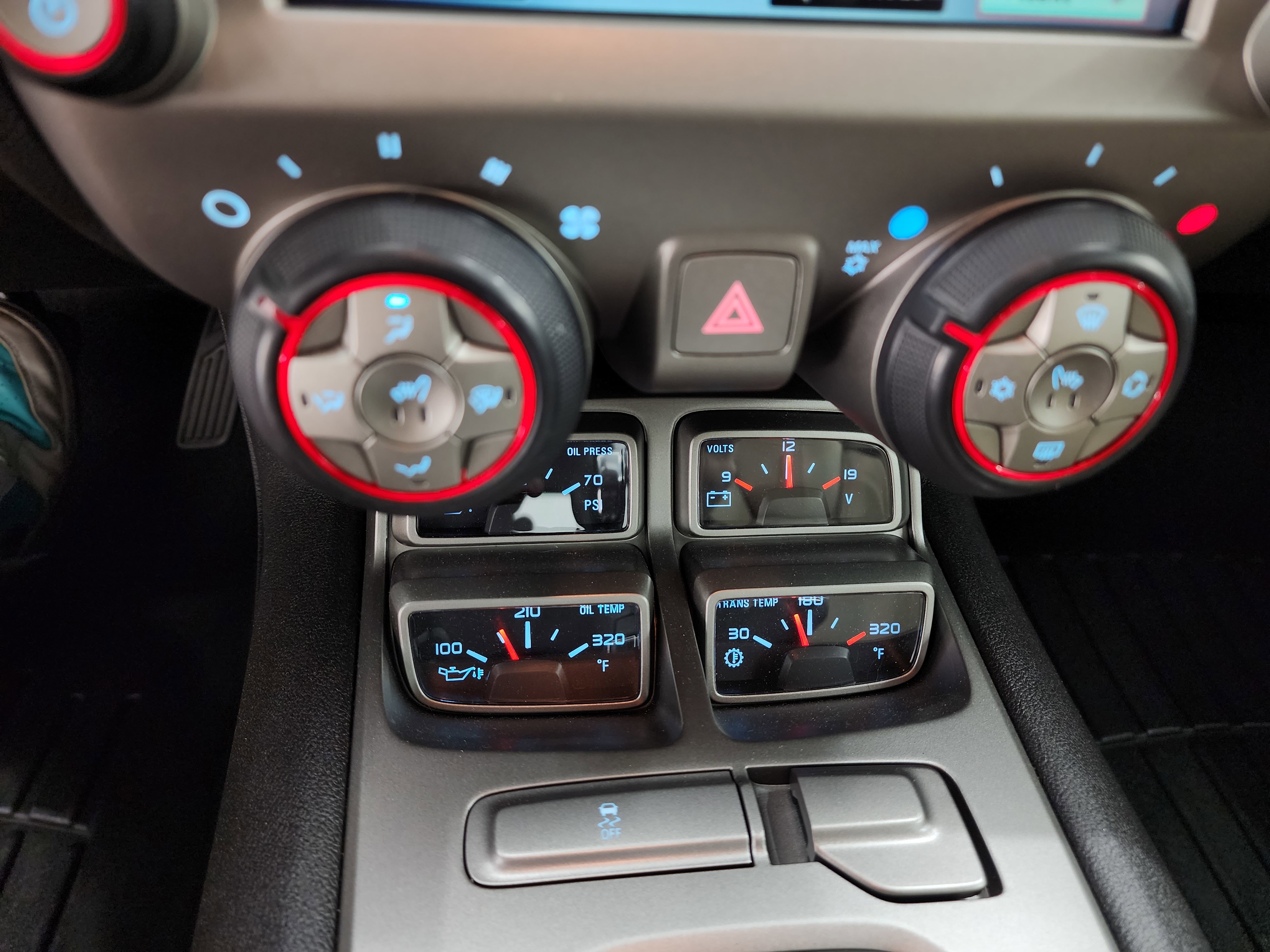2014 Chevrolet Camaro 2LT photo 13