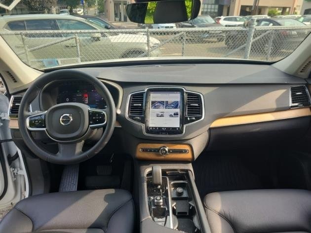 2024 Volvo XC90 Plus photo 4
