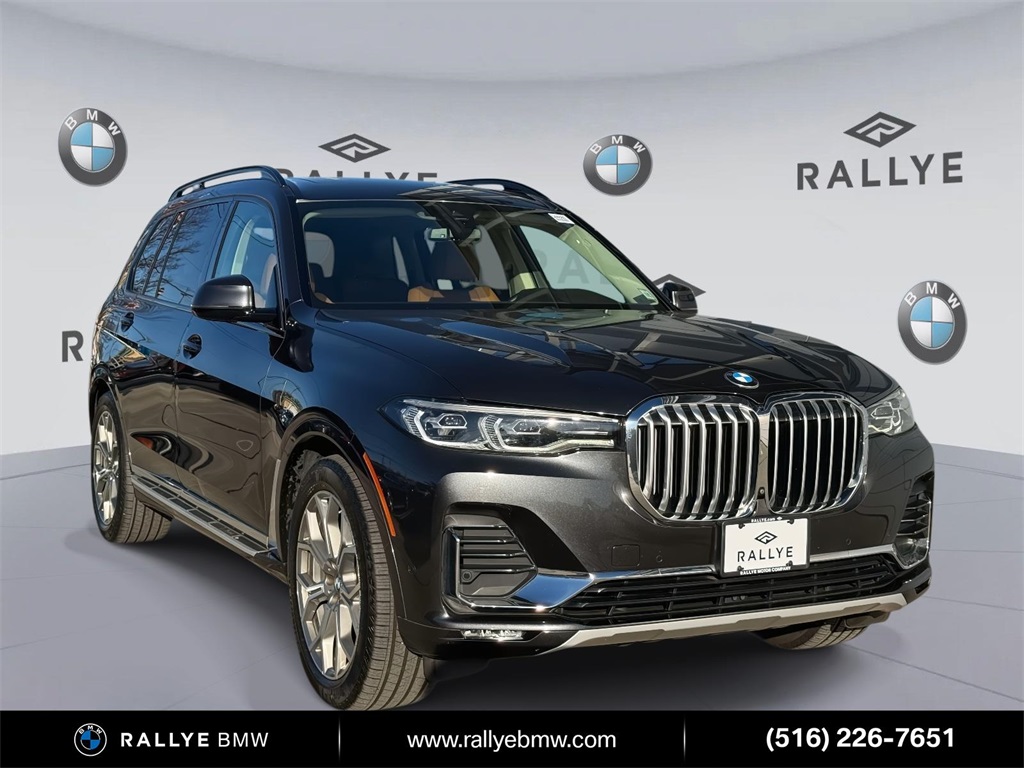 2021 BMW X7 40i's photo