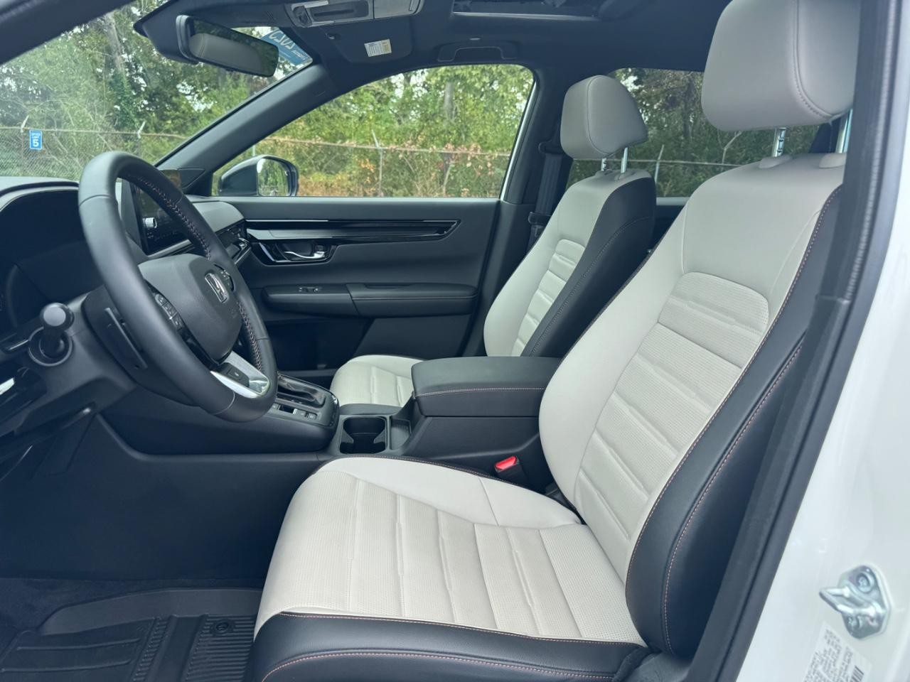 2025 Honda CR-V Hybrid Sport Touring photo 17