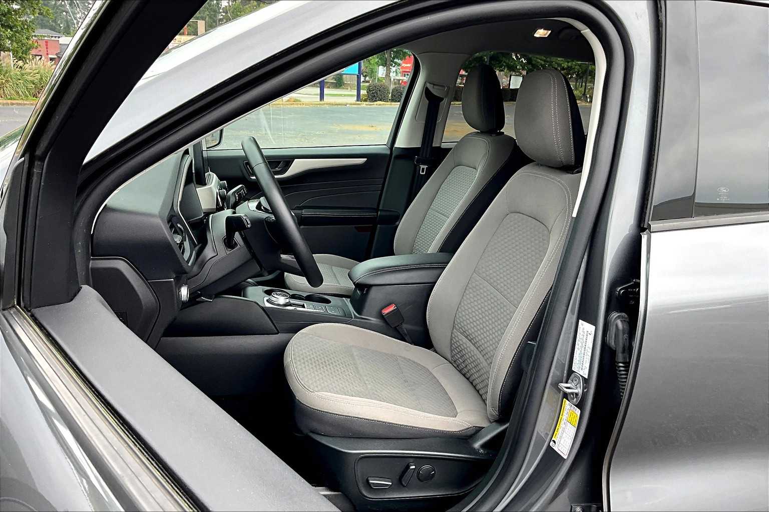 2022 Ford Escape SE photo 7