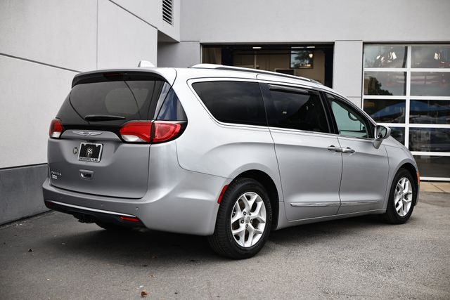 2019 Chrysler Pacifica Touring Plus photo 7