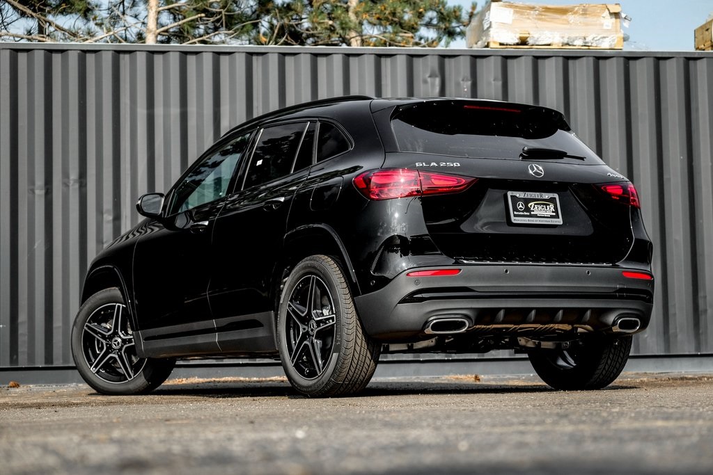 2026 Mercedes Benz GLA 250 4MATIC photo 2