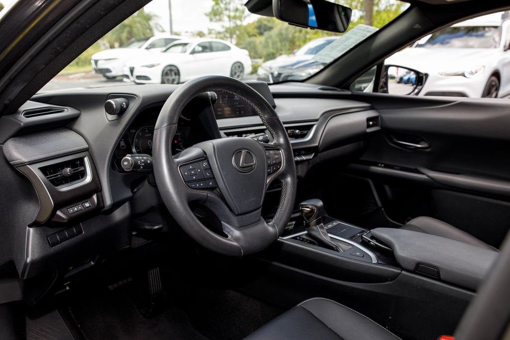 2019 Lexus UX 200 photo 23