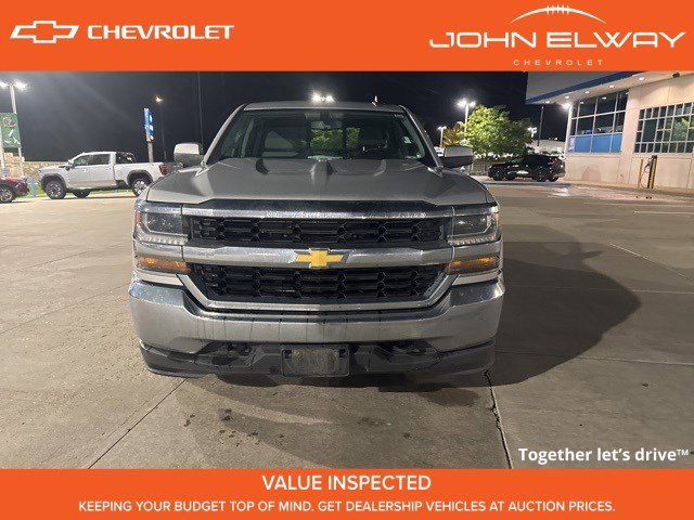 2018 Chevrolet Silverado 1500 LT photo 2