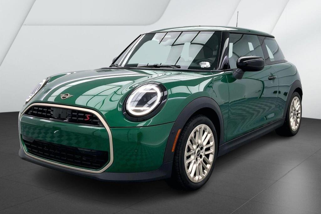 2025 MINI Hardtop 2 Door S's photo