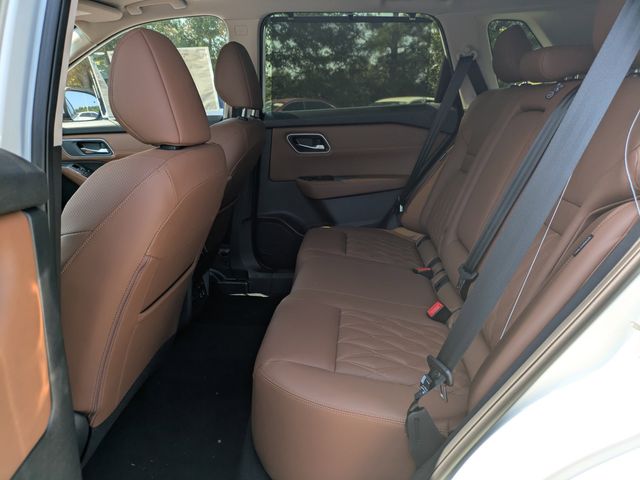 2025 Nissan Rogue Platinum photo 6