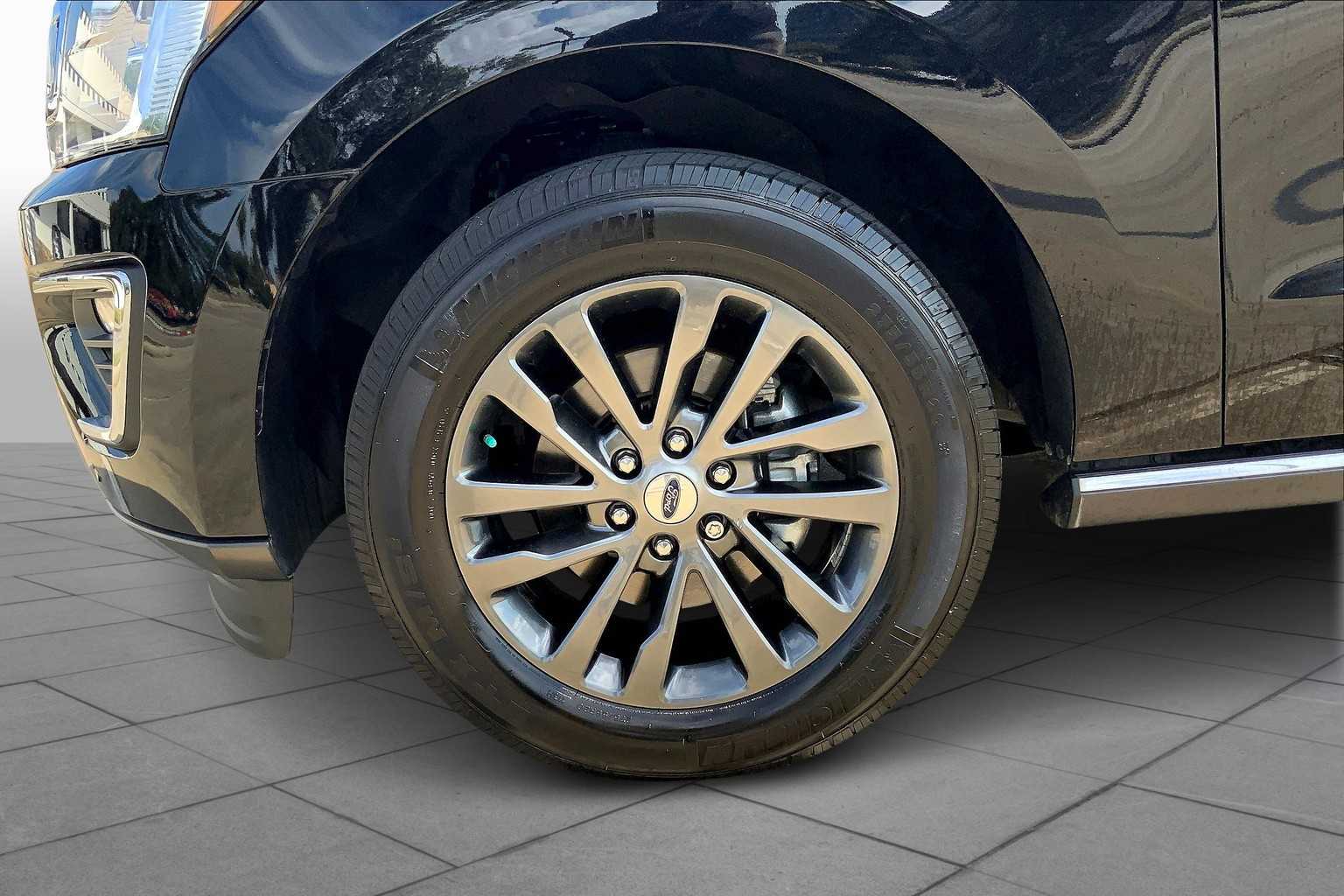 2020 Ford Expedition Limited photo 10