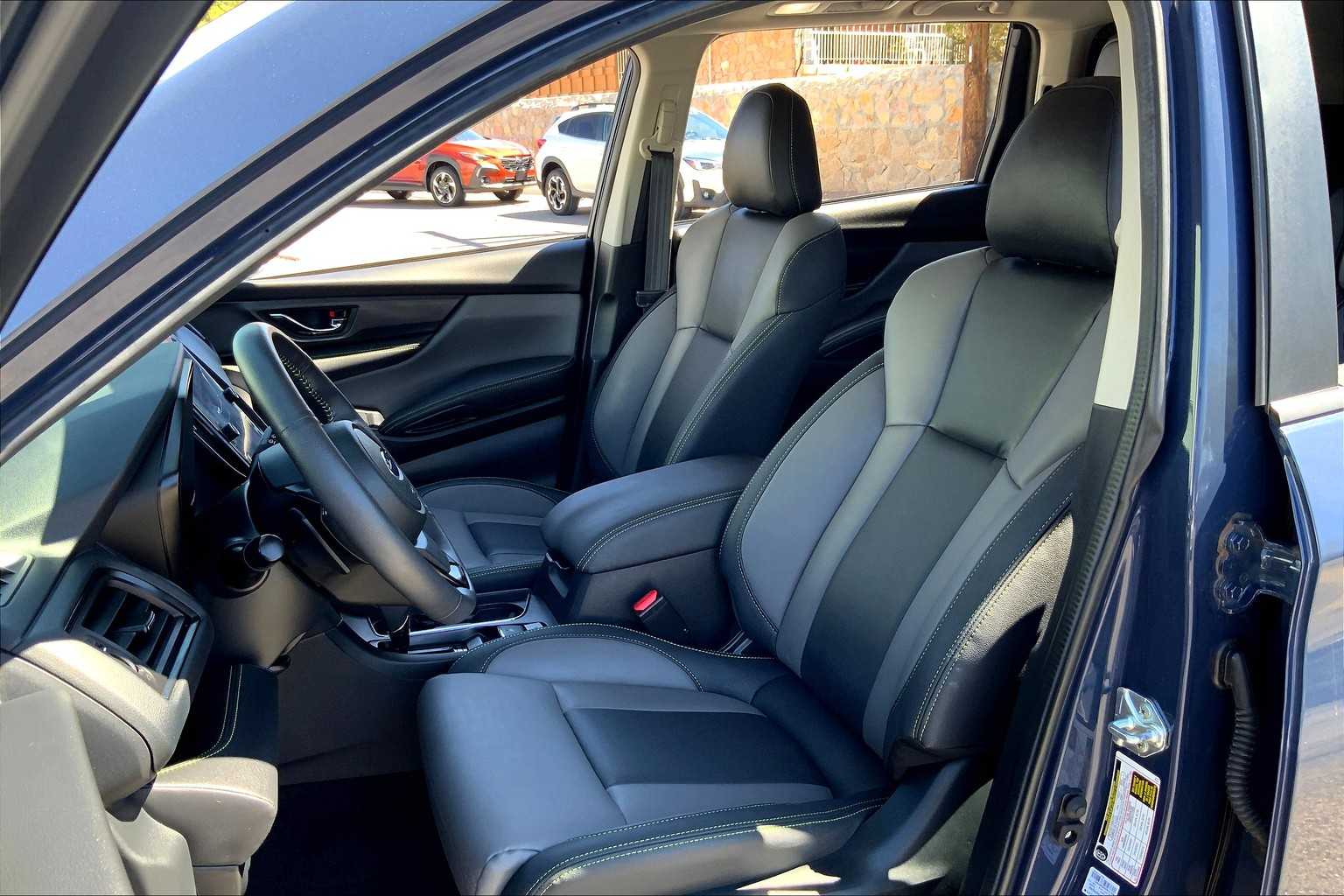 2025 Subaru Ascent Onyx Edition photo 7