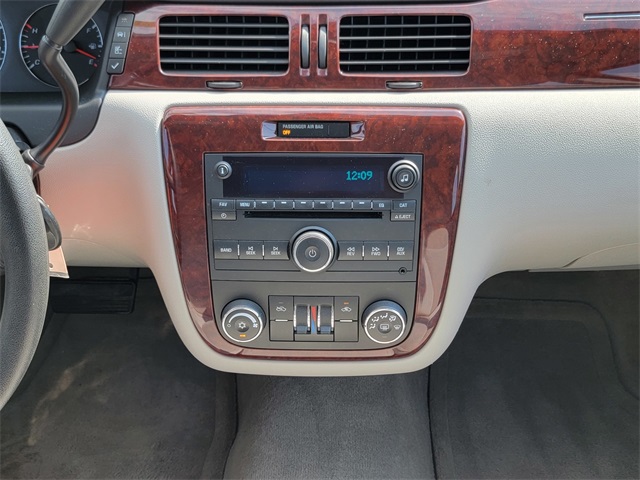 2009 Chevrolet Impala 1LT photo 19