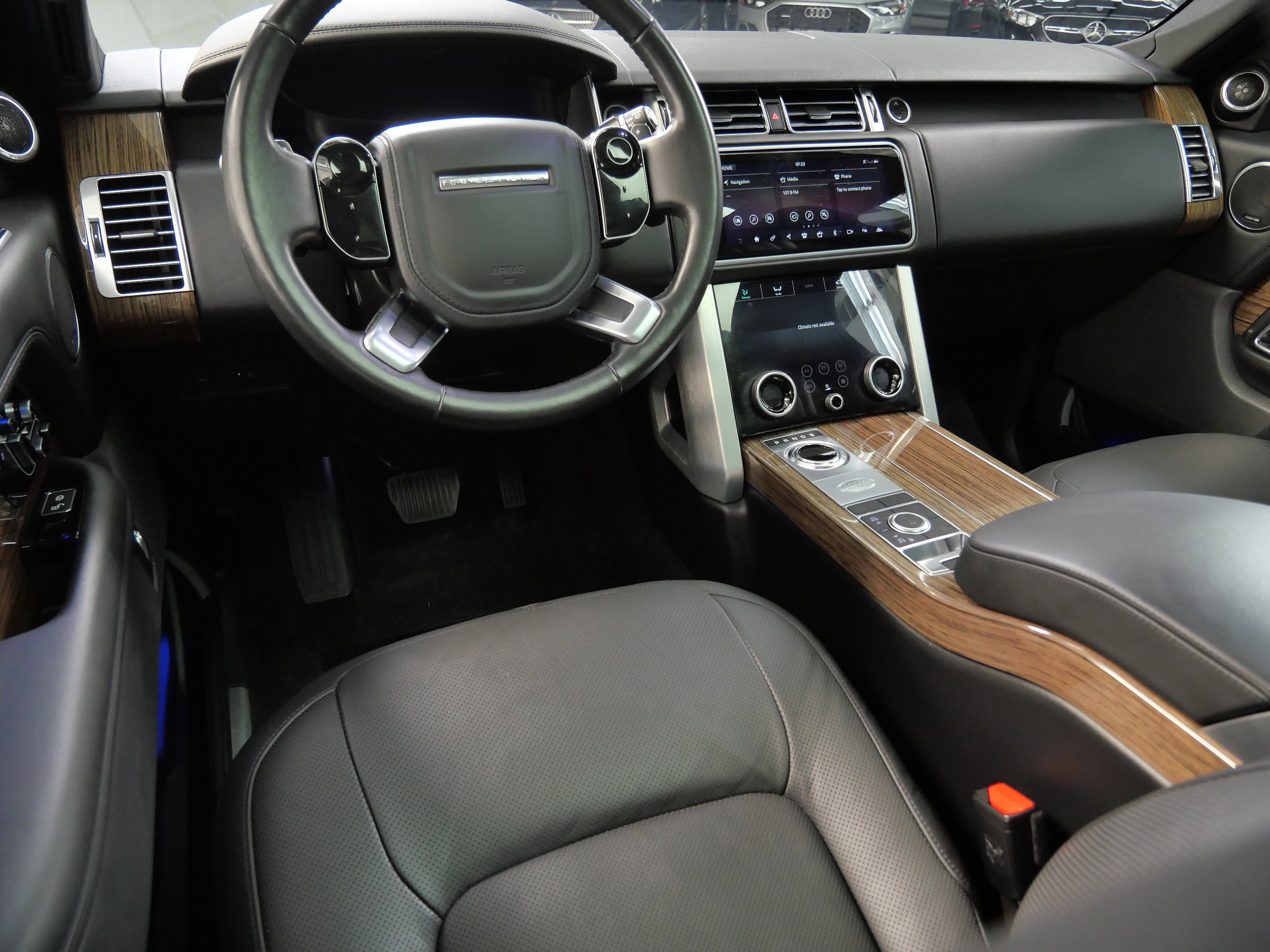 Used 2019 Land Rover Range Rover HSE with VIN SALGS2SV0KA545845 for sale in Minnetonka, Minnesota