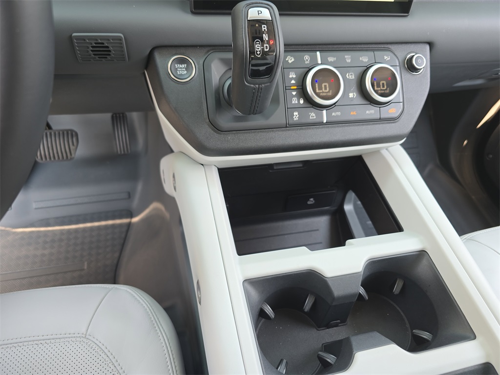2025 Land Rover Defender 110 X-Dynamic SE photo 20