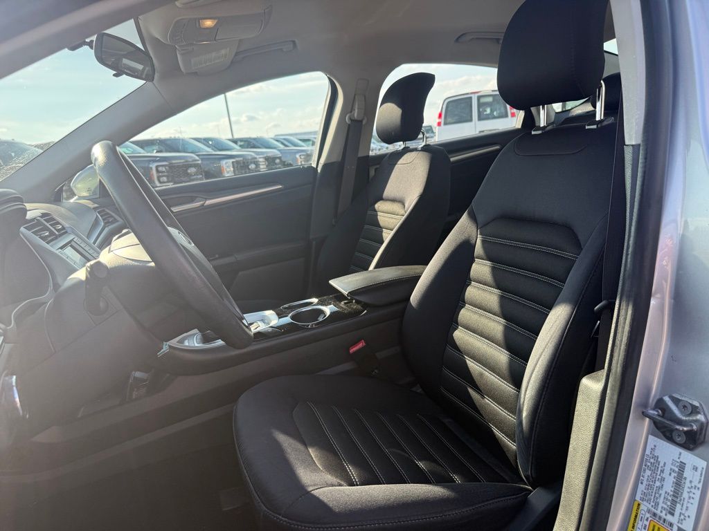 2013 Ford Fusion SE photo 4