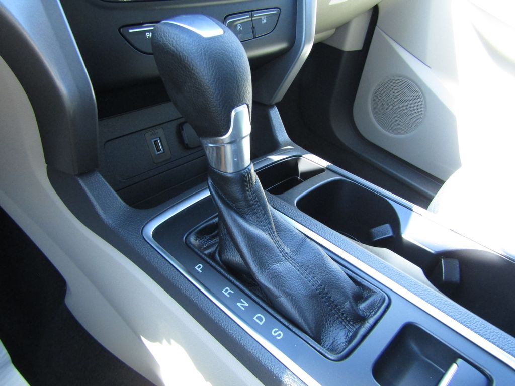 2017 Ford Escape SE photo 24