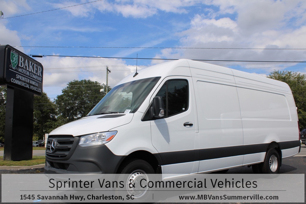 2025 Mercedes-Benz Sprinter Cargo Van Base's photo