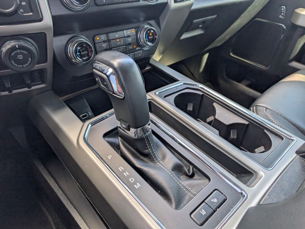 2019 Ford F-150 Lariat photo 16