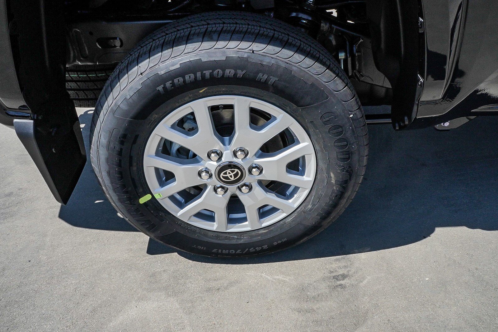 2025 Toyota Tacoma SR5 photo 8