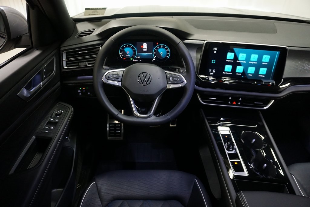 2025 Volkswagen Atlas Cross Sport SEL Premium R-Line photo 15