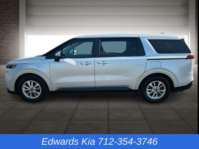 2023 Kia Carnival LX photo 6