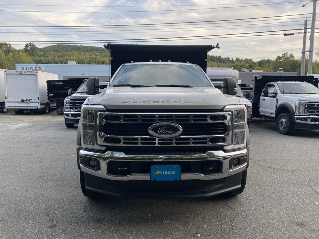 2025 Ford F-550 photo 2
